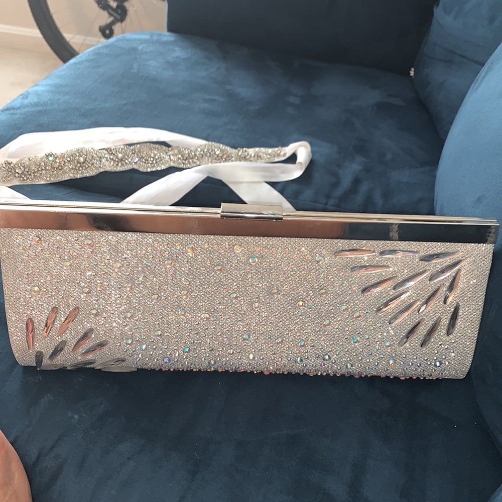 Wedding crystal silver clutch